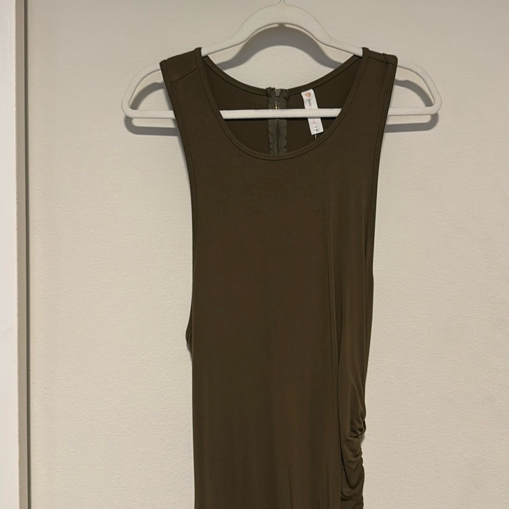 Ruched stretchy midi dress